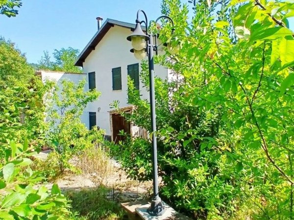 casa indipendente in vendita a Millesimo in zona Acquafredda