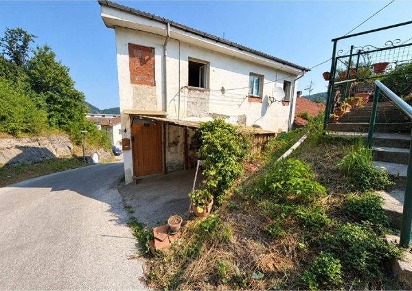 appartamento in vendita a Millesimo in zona Braia
