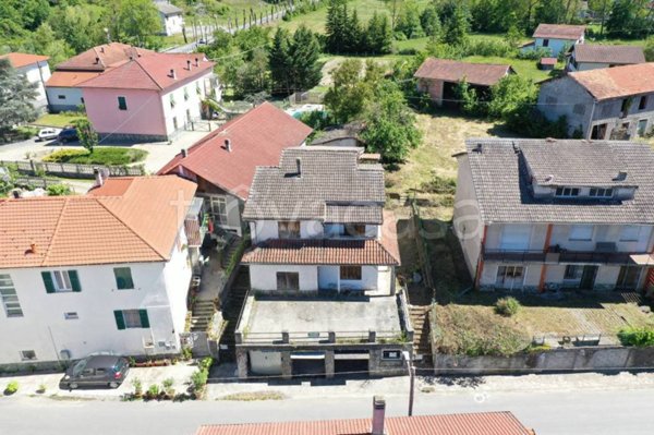 casa indipendente in vendita a Mioglia