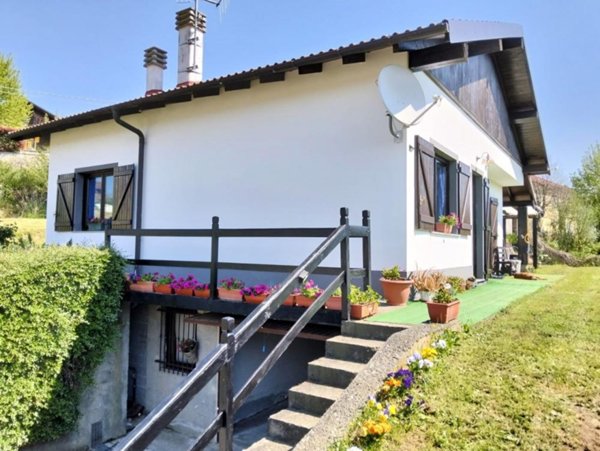 casa indipendente in vendita a Mioglia