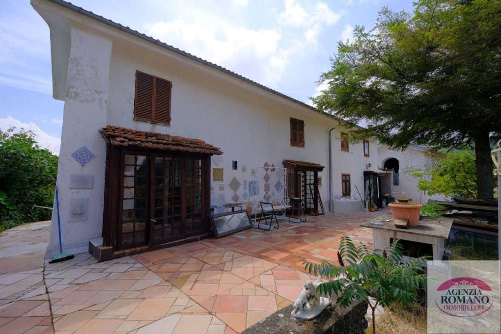 casa indipendente in vendita a Mioglia