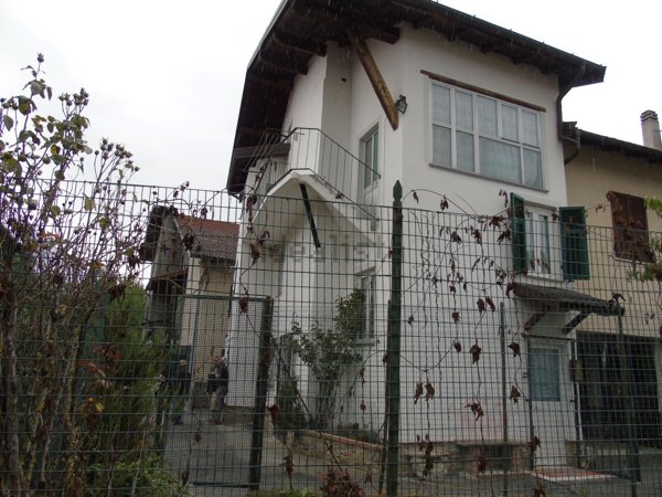 pentavano in vendita a Mioglia in zona Schegli