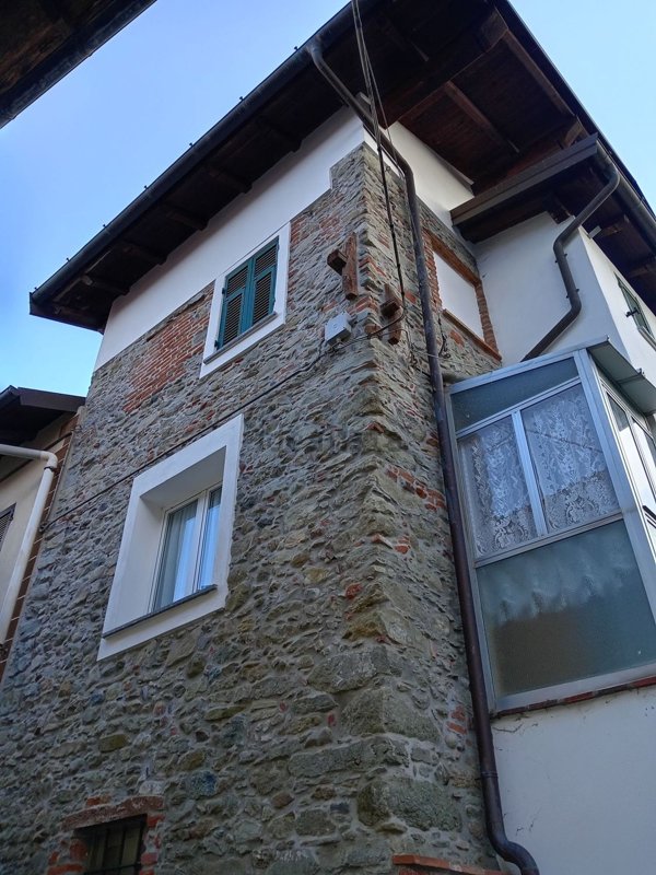 casa semindipendente in vendita a Mioglia