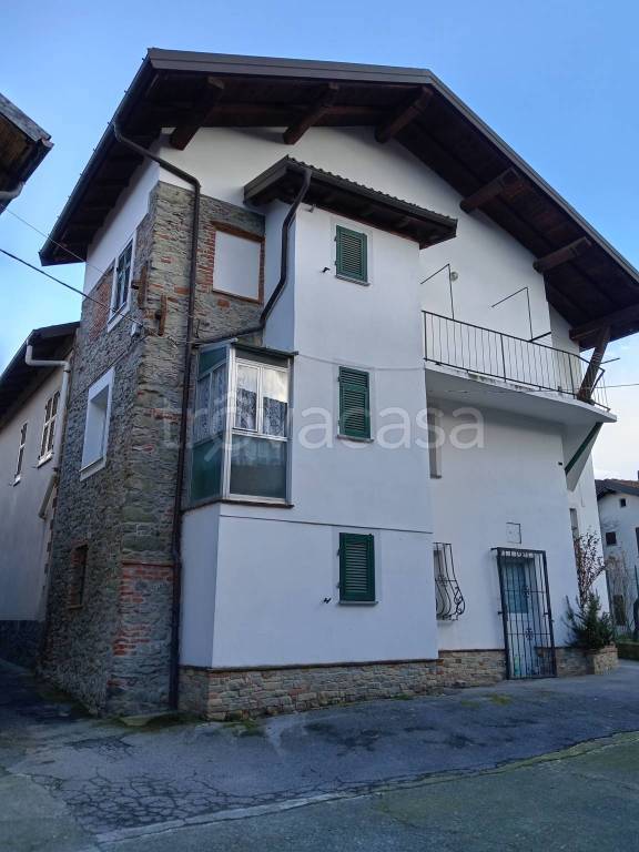 casa indipendente in vendita a Mioglia