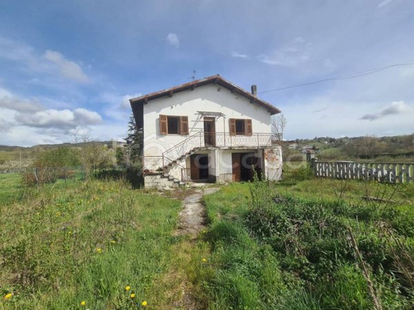 casa indipendente in vendita a Mioglia