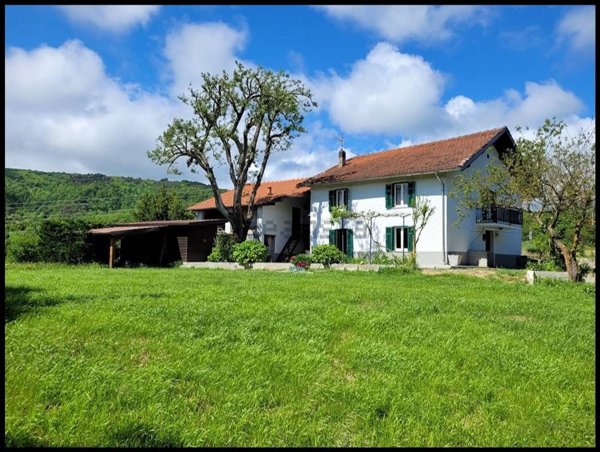 casa indipendente in vendita a Mioglia