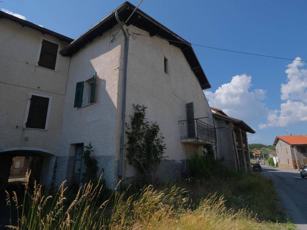 casa indipendente in vendita a Mioglia