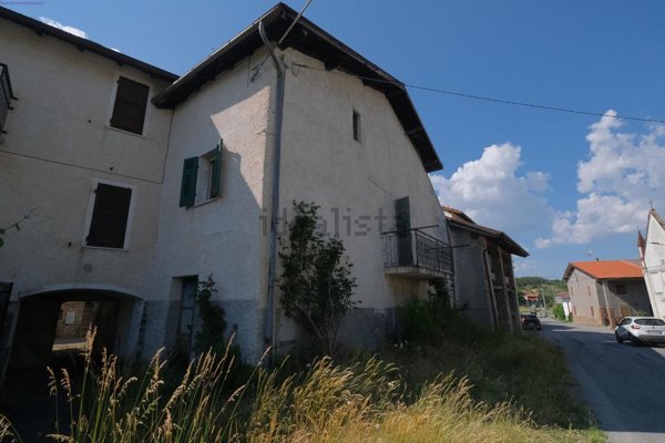 casa indipendente in vendita a Mioglia