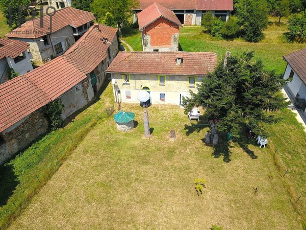 casa indipendente in vendita a Mioglia