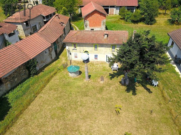 casa indipendente in vendita a Mioglia