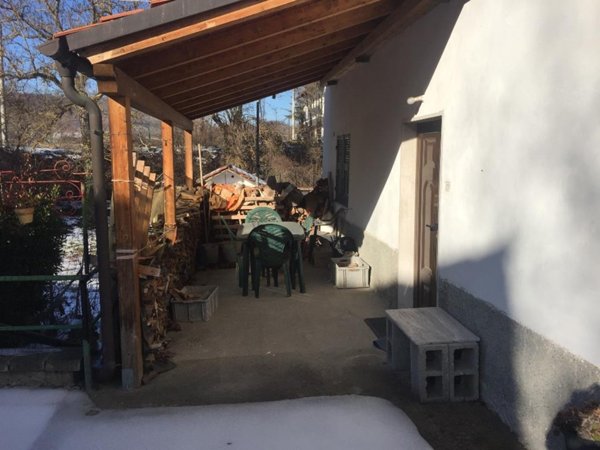 casa indipendente in vendita a Mioglia