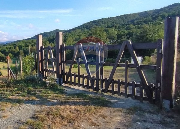 terreno edificabile in vendita a Mioglia