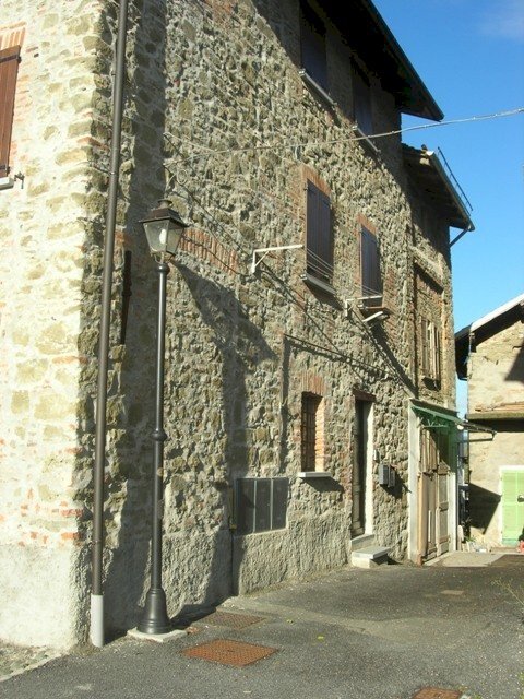 casa semindipendente in vendita a Mioglia
