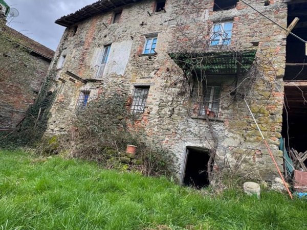 casa semindipendente in vendita a Mioglia