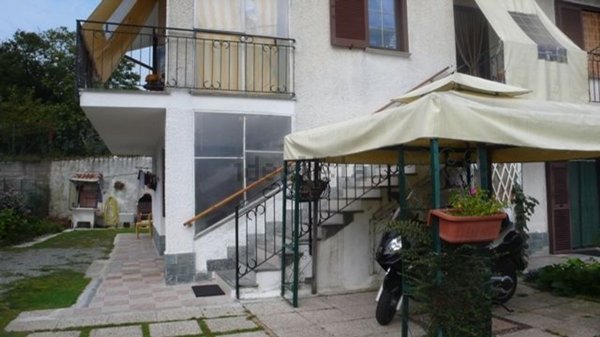 casa indipendente in vendita a Mioglia