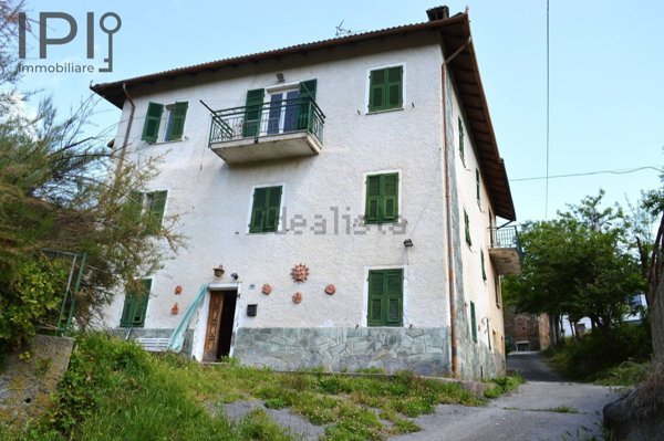 casa semindipendente in vendita a Mioglia