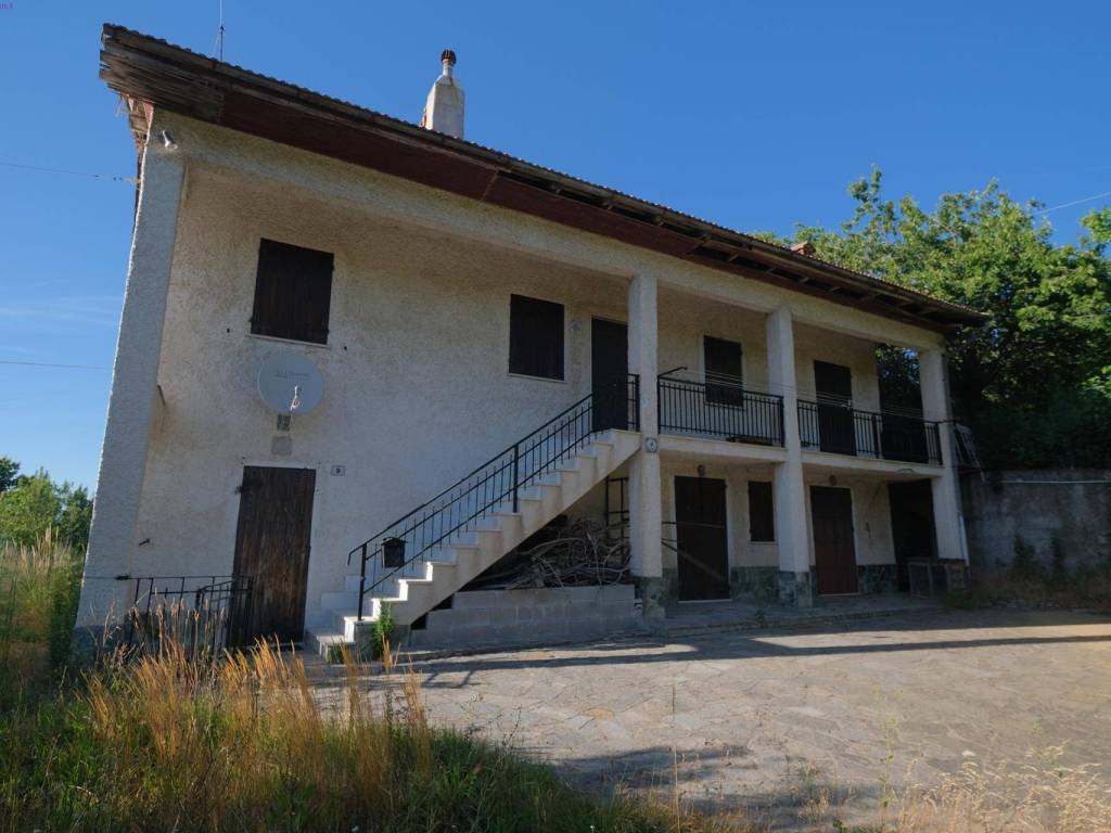 casa indipendente in vendita a Mioglia