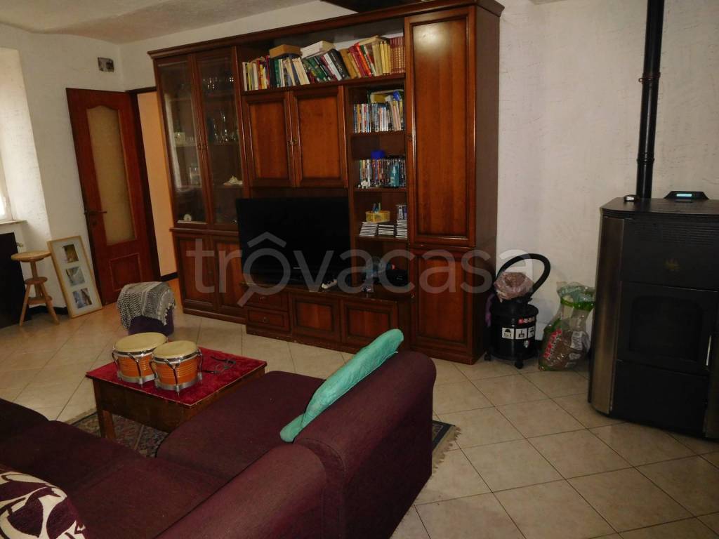 casa indipendente in vendita a Mioglia