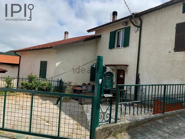 casa semindipendente in vendita a Mioglia