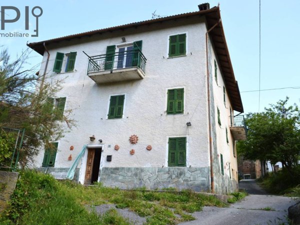 casa indipendente in vendita a Mioglia