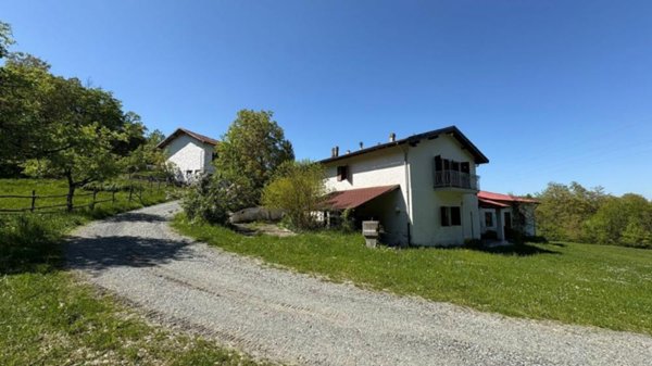 casa indipendente in vendita a Mioglia