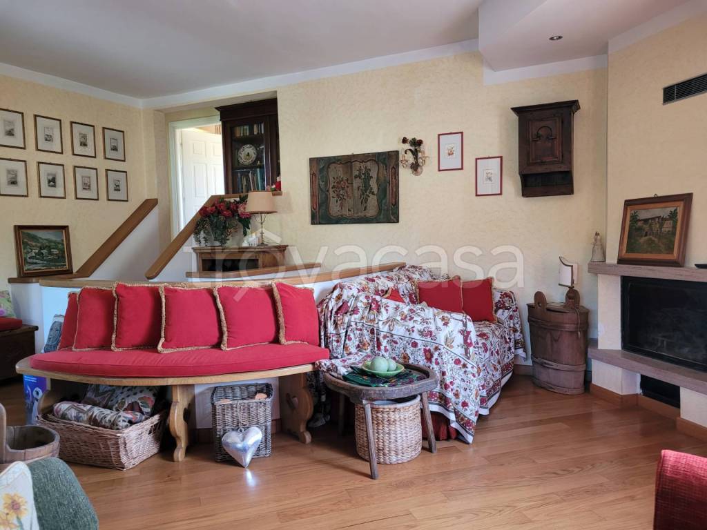 casa indipendente in vendita a Mioglia
