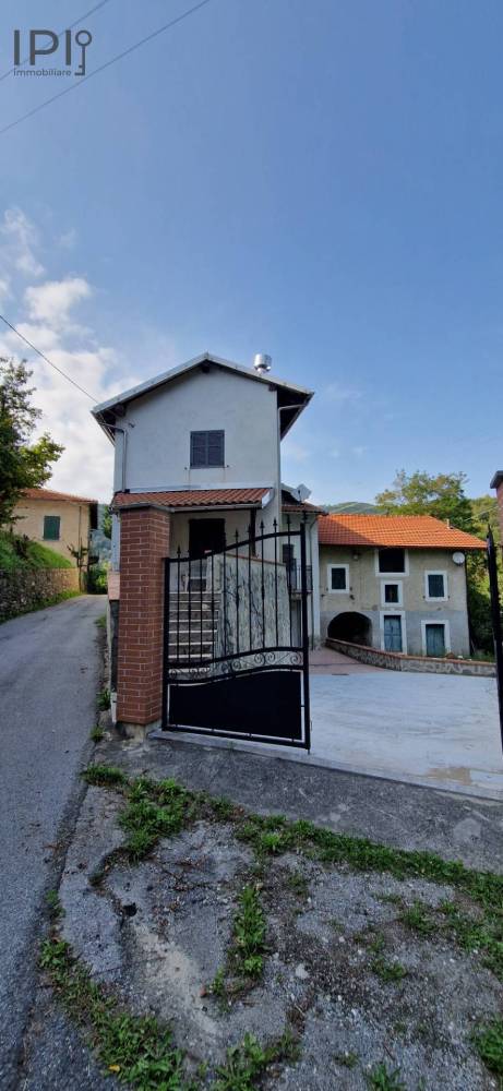 casa indipendente in vendita a Murialdo in zona Piano