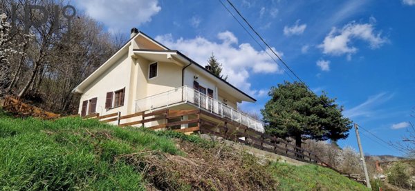 casa indipendente in vendita a Murialdo in zona Piano