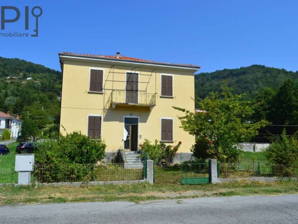 casa indipendente in vendita a Murialdo in zona Piano