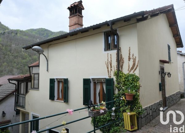 casa indipendente in vendita a Murialdo in zona Piano