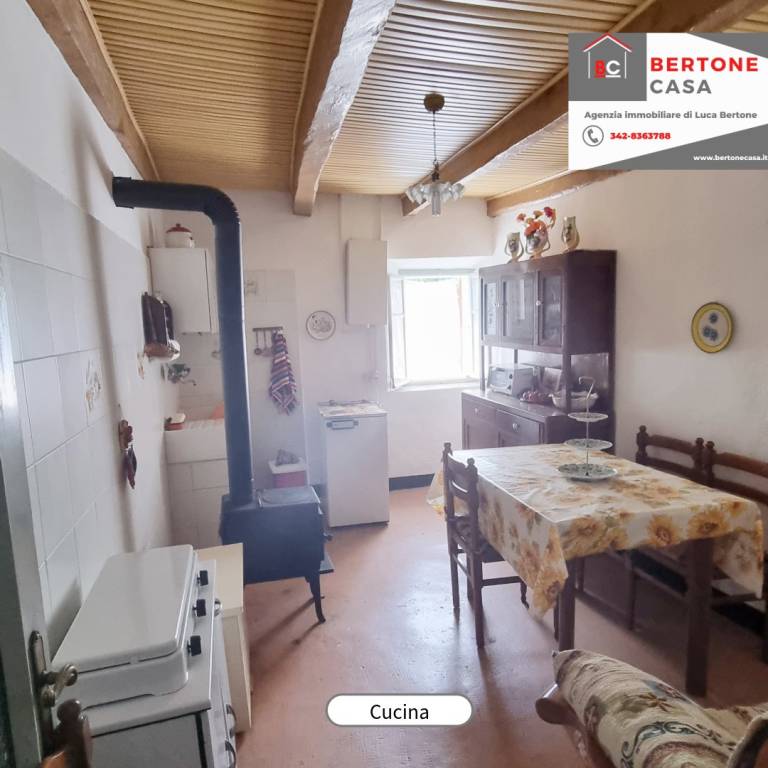 casa indipendente in vendita a Murialdo in zona Piano