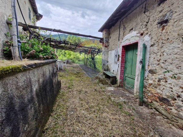 casa indipendente in vendita a Murialdo in zona Piano