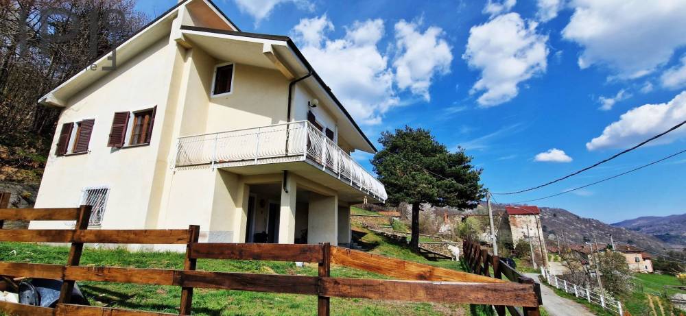 casa indipendente in vendita a Murialdo in zona Piano