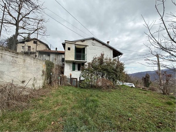 casa indipendente in vendita a Murialdo in zona Piano