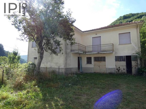 casa indipendente in vendita a Murialdo in zona Piano