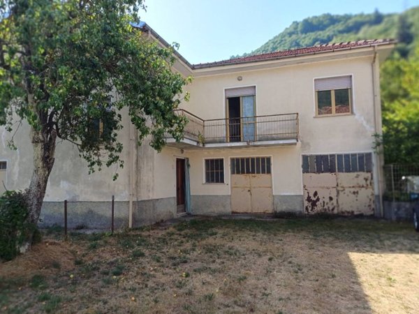 casa indipendente in vendita a Murialdo in zona Valle