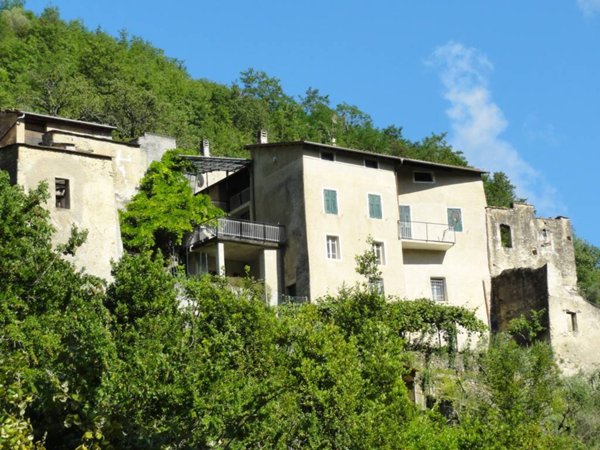 casa indipendente in vendita a Nasino