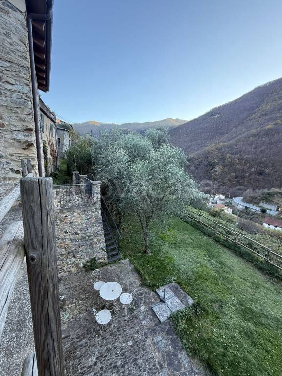 casa indipendente in vendita a Nasino