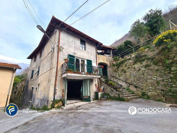 casa indipendente in vendita a Nasino