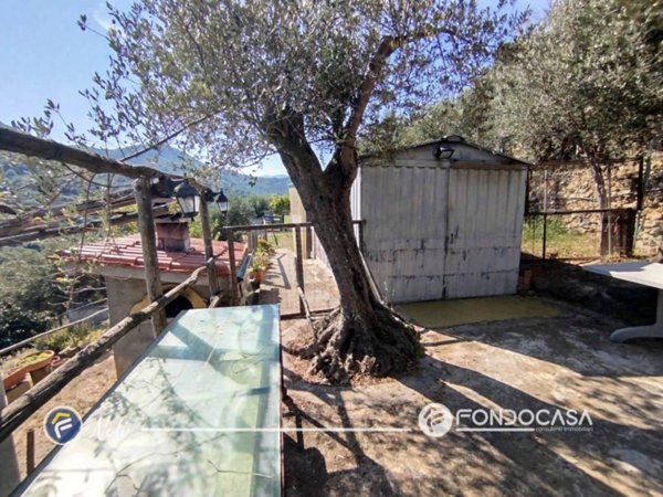 locale di sgombero in vendita a Noli in zona Tosse