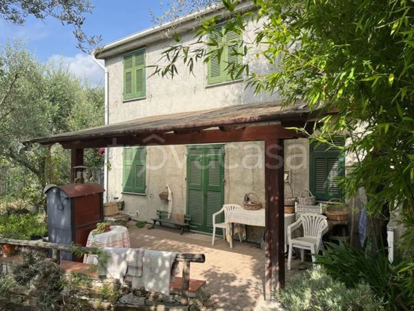 casa indipendente in vendita a Noli