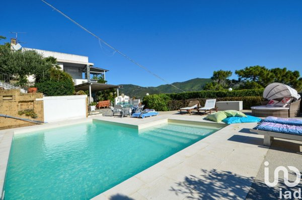 casa indipendente in vendita a Noli