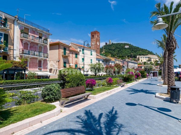 casa indipendente in vendita a Noli