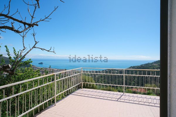 casa indipendente in vendita a Noli