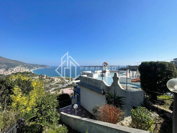 casa indipendente in vendita a Noli