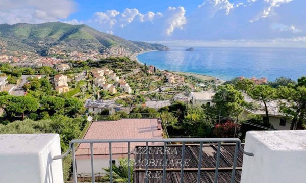 casa indipendente in vendita a Noli