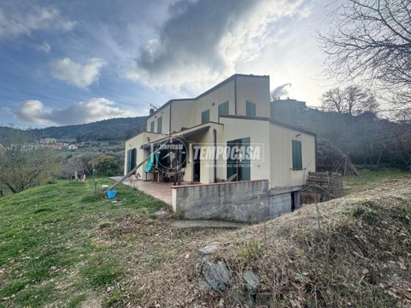 casa indipendente in vendita a Noli