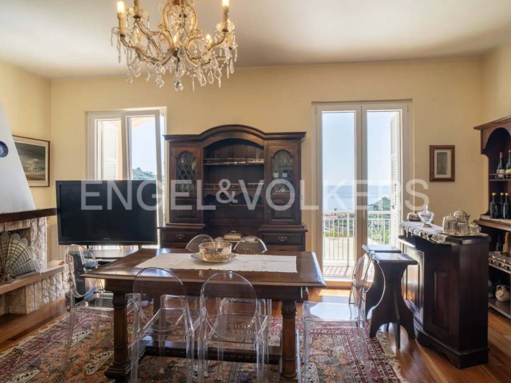 casa indipendente in vendita a Noli