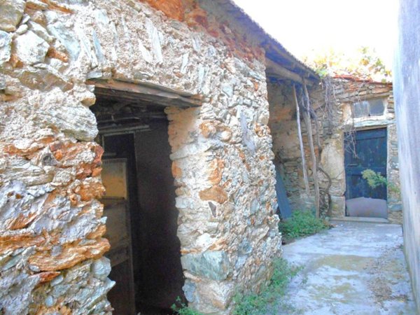 casa indipendente in vendita a Noli in zona Tosse
