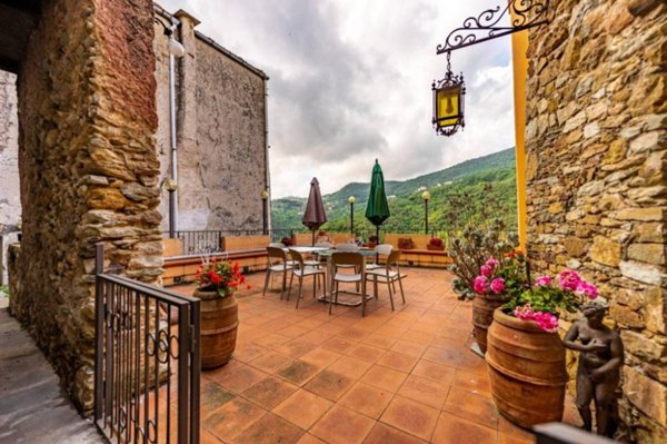 casa indipendente in vendita a Noli